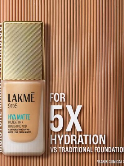 Lakmē 9 to 5 Hya Matte Foundation